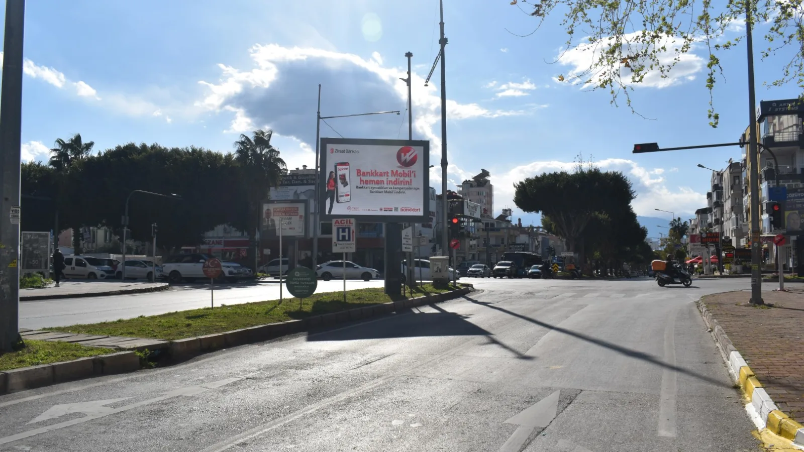 Dijital Reklam Ekranları Trafik Güvenliğini Etkiliyor mu?