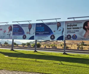 KSÜ Girişi & Anayol Cepheli Yüksek Görünürlüklü Billboard 1