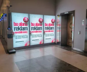 Ankara Podium AVM 1. Kat Lavabo Giriş Duvarı Lightbox