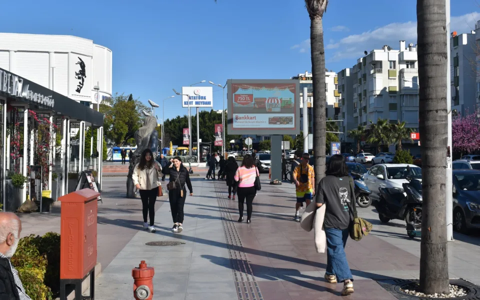 Gösterimden Satışa: Açıkhava Reklamlarının ROI’si Nasıl Ölçülür?