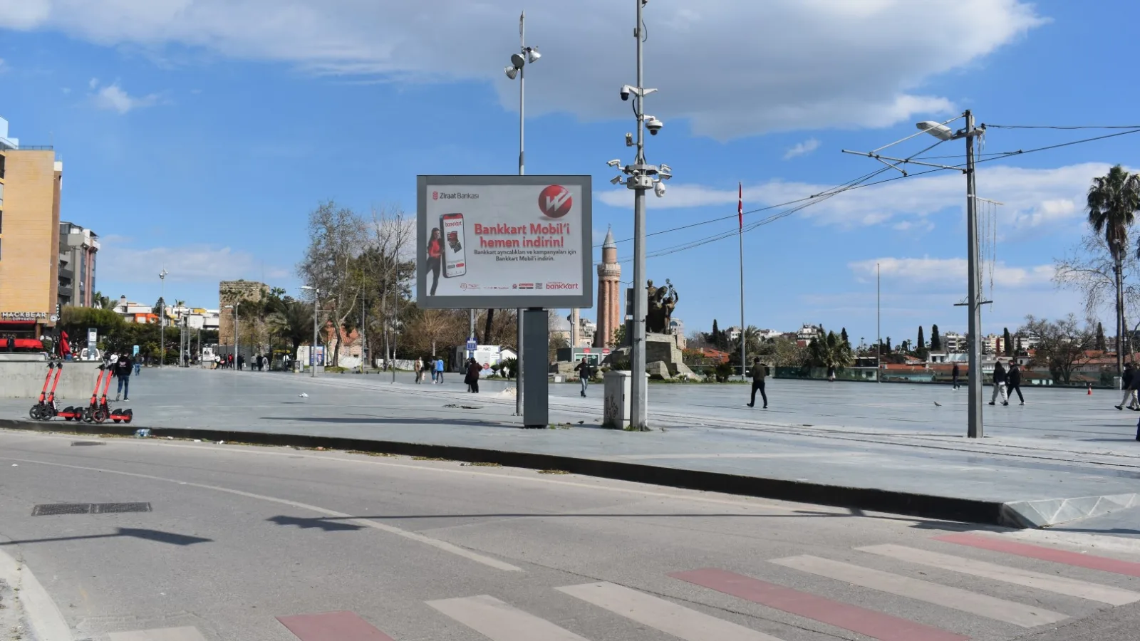 Şehir Estetiği mi Reklam Geliri mi? Kent Alanlarında Denge Arayışı