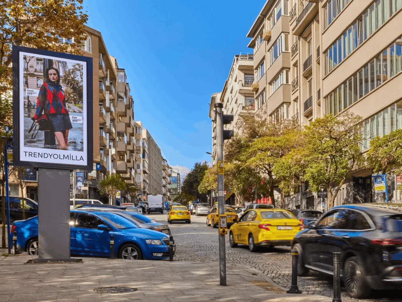AKARETLER ŞAIRLER PARKI KAVŞAK